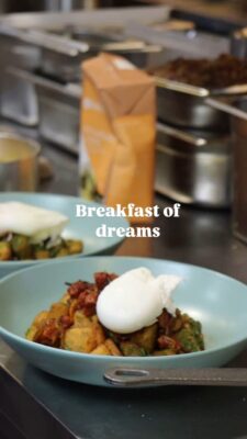 Gallery Image - Start your day the right way at @oriordans_templebar with a breakfast worth getting up for🍳

From hearty Irish favourites to fresh morning bites, there’s something for everyone☕️

Book your table now on @opentableuki and join us for the perfect morning in the heart of Temple Bar🇮🇪